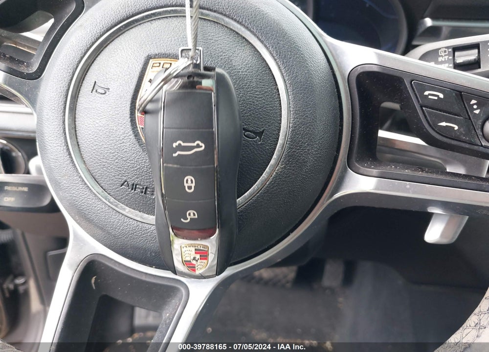 2018 PORSCHE MACAN VIN: WP1AA2A50JLB18071