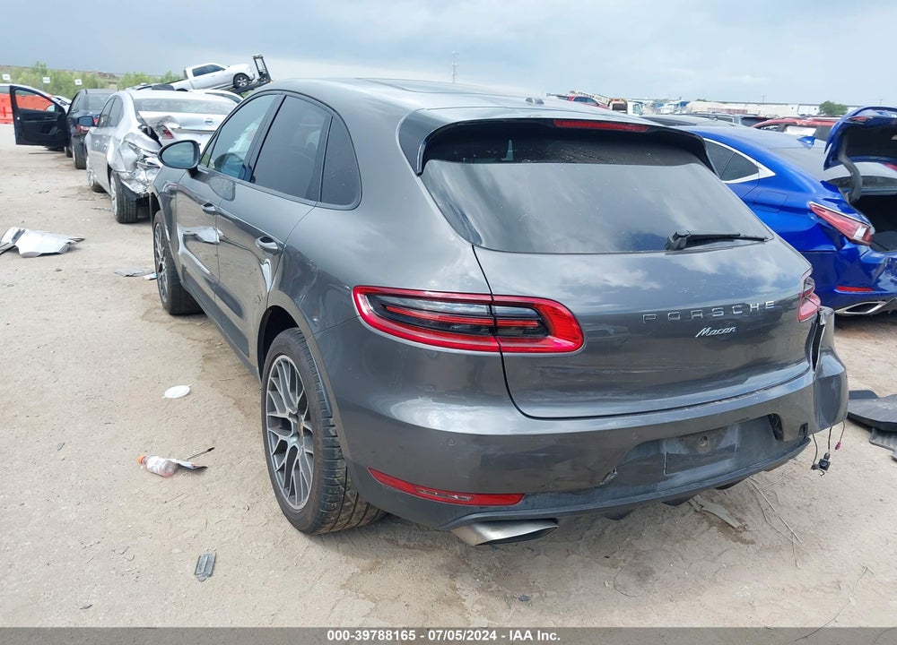 2018 PORSCHE MACAN VIN: WP1AA2A50JLB18071
