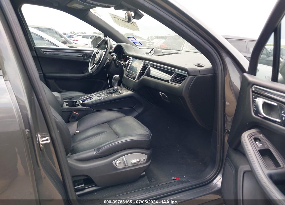 2018 PORSCHE MACAN VIN: WP1AA2A50JLB18071