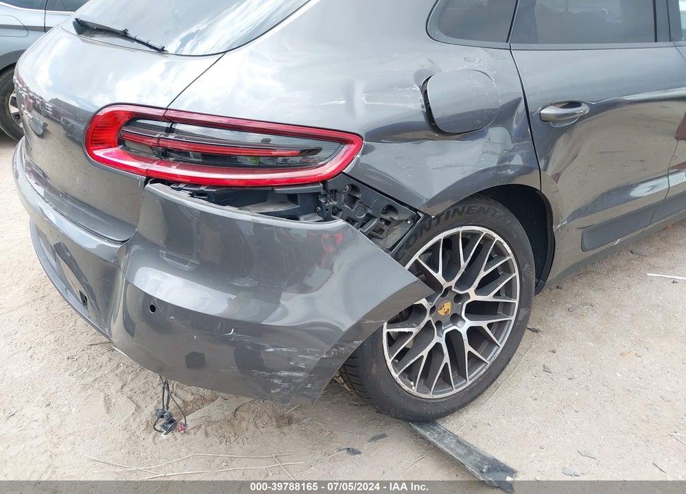 2018 PORSCHE MACAN VIN: WP1AA2A50JLB18071