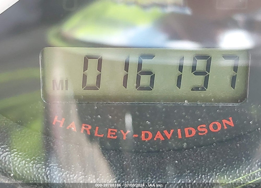 2013 HARLEY-DAVIDSON FLHTCUTG TRI GLIDE ULTRA CLSS/ANNV VIN: 1HD1MAM27DB852266