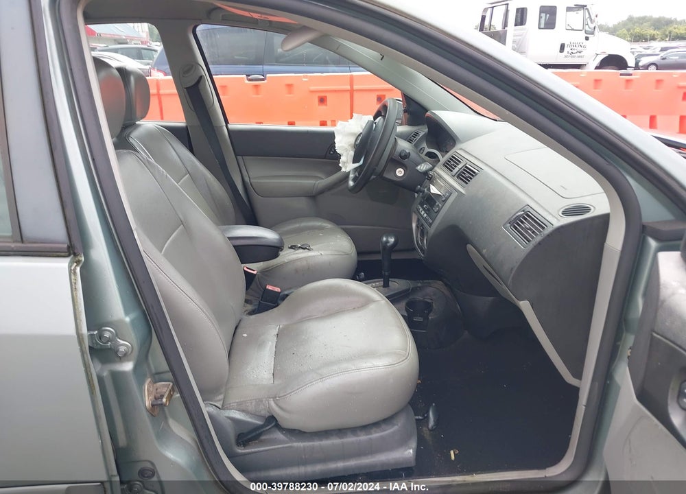 2005 FORD FOCUS ZX5 VIN: 3FAFP37N65R102053