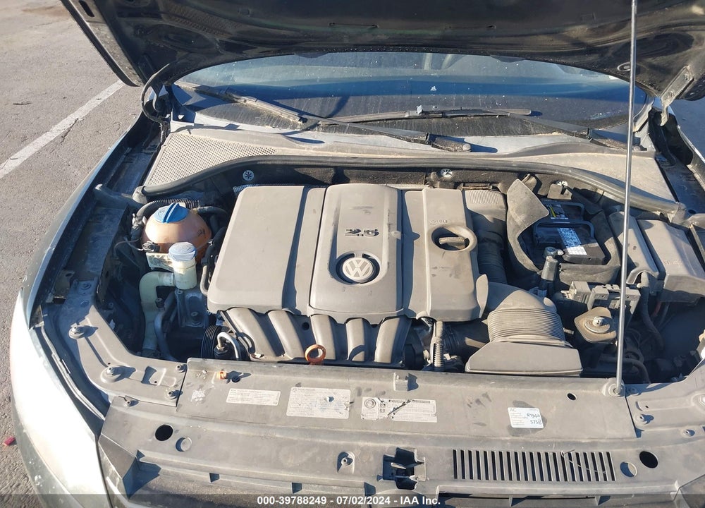 2013 VOLKSWAGEN PASSAT 2.5L SE VIN: 1VWBP7A30DC073571