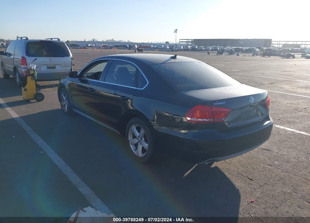2013 VOLKSWAGEN PASSAT 2.5L SE VIN: 1VWBP7A30DC073571