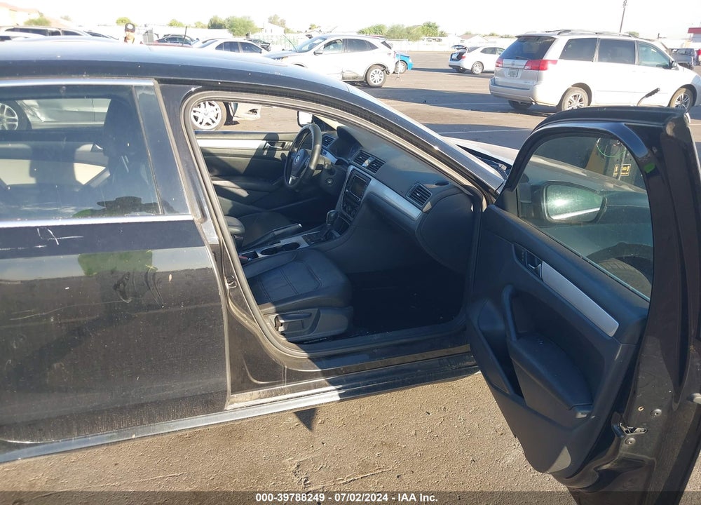 2013 VOLKSWAGEN PASSAT 2.5L SE VIN: 1VWBP7A30DC073571