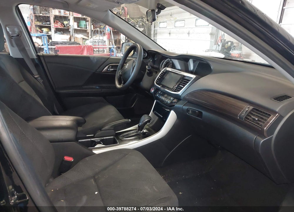 2017 HONDA ACCORD EX VIN: 1HGCR2F73HA071669