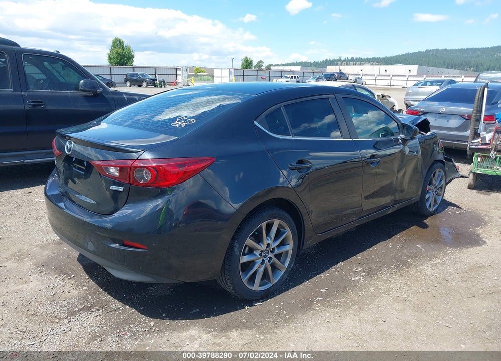 2018 MAZDA 3 TOURING VIN: 3MZBN1V33JM243817