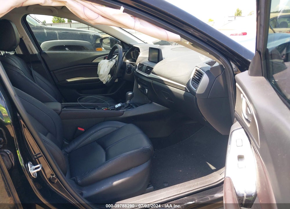2018 MAZDA 3 TOURING VIN: 3MZBN1V33JM243817