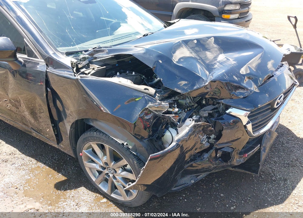 2018 MAZDA 3 TOURING VIN: 3MZBN1V33JM243817