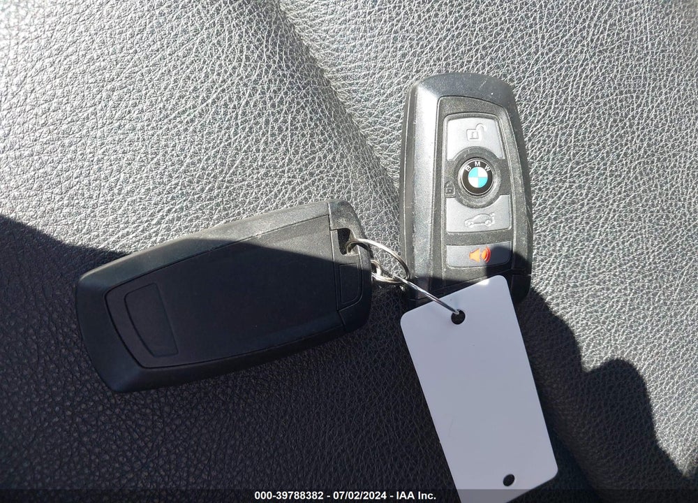 2018 BMW 320I XDRIVE VIN: WBA8E5G52JNU47952