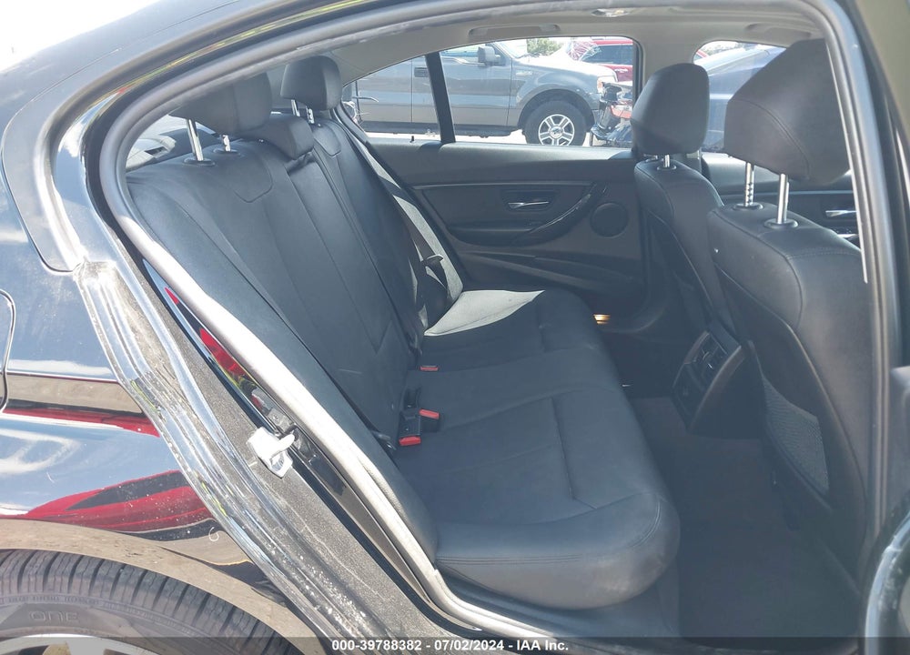 2018 BMW 320I XDRIVE VIN: WBA8E5G52JNU47952