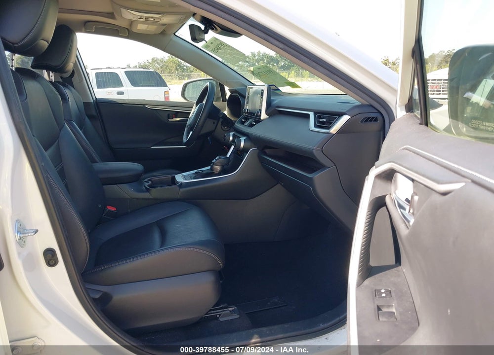2021 TOYOTA RAV4 LIMITED VIN: JTMN1RFV3MD083531