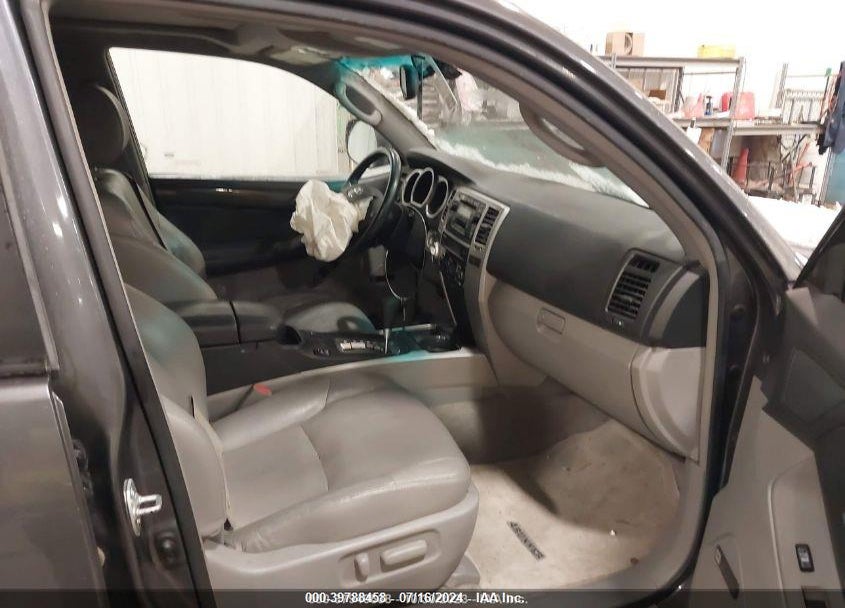 2005 TOYOTA 4RUNNER LIMITED V6 VIN: JTEBU17R658046900