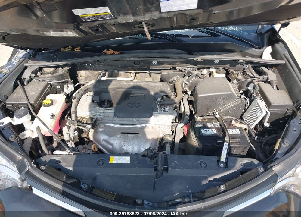 2018 TOYOTA RAV4 XLE VIN: 2T3RFREVXJW769228