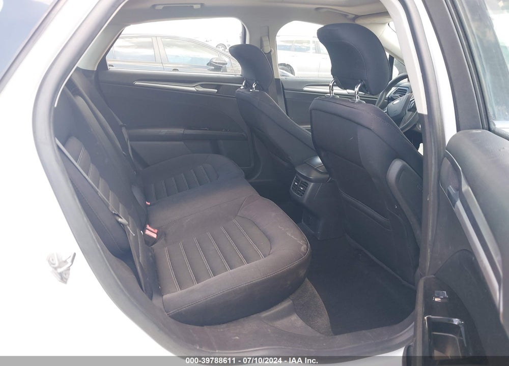 2015 FORD FUSION SE VIN: 3FA6P0H71FR145120