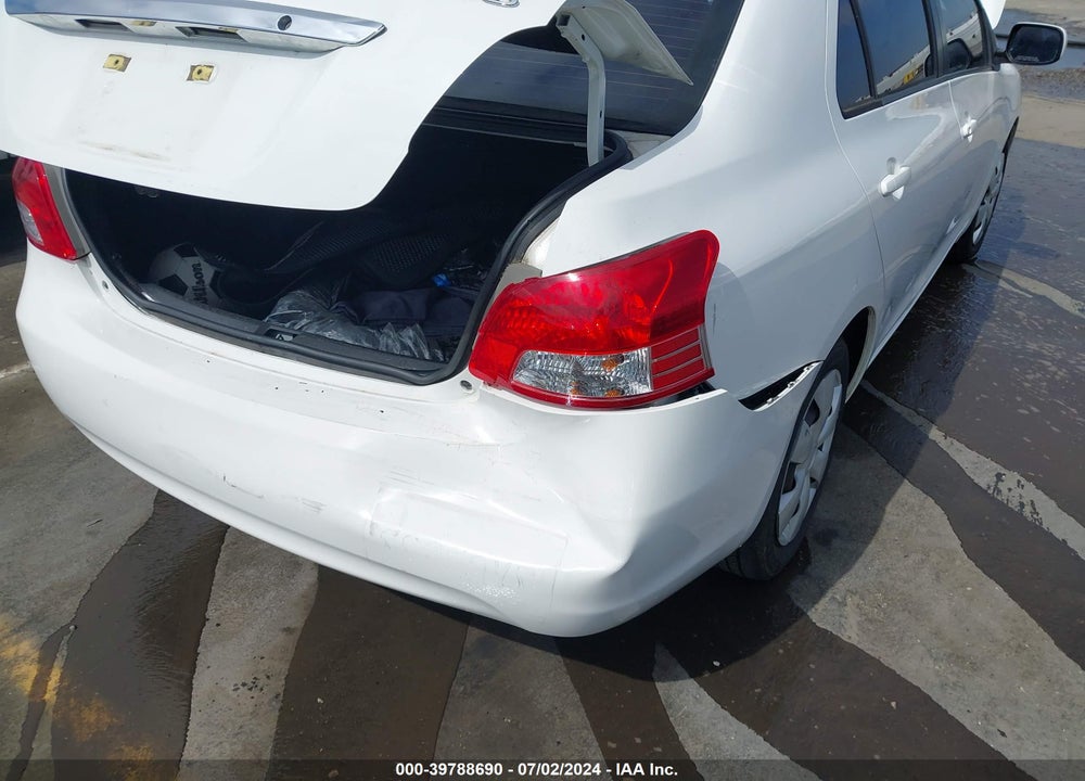 2011 TOYOTA YARIS VIN: JTDBT4K36BL000391