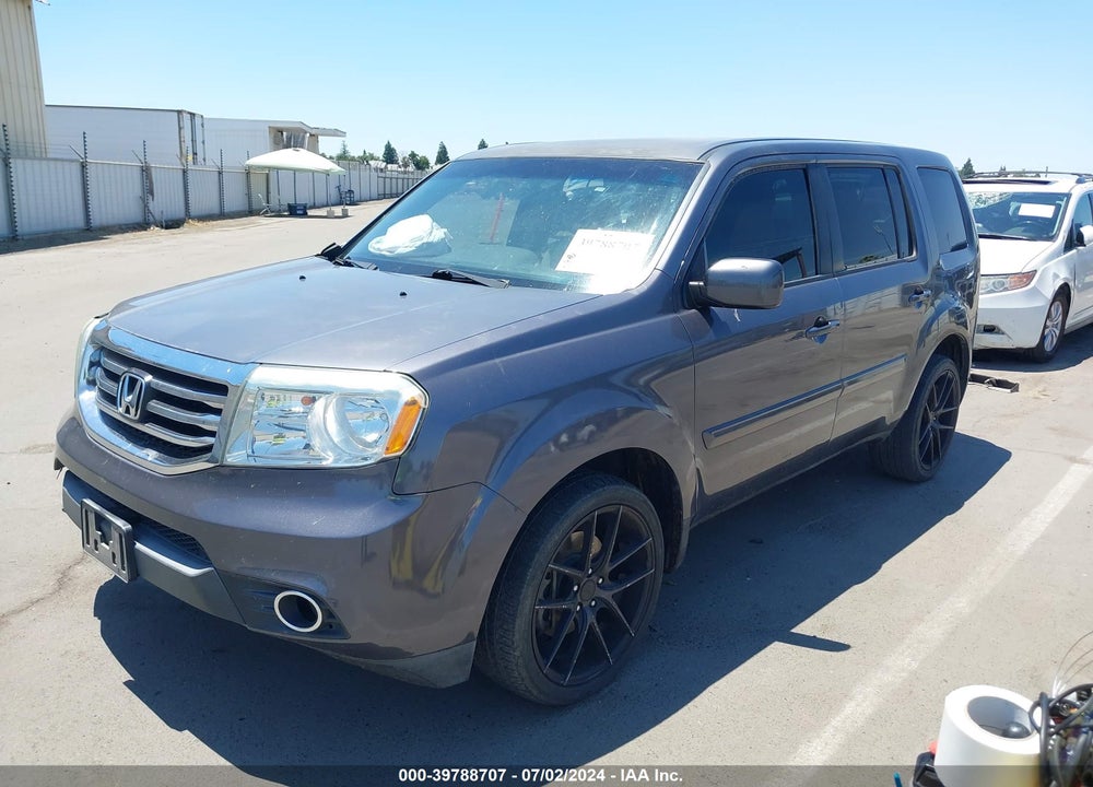 2015 HONDA PILOT LX VIN: 5FNYF3H26FB011524