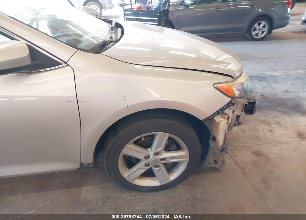 2014 TOYOTA CAMRY SE VIN: 4T1BF1FK6EU330694