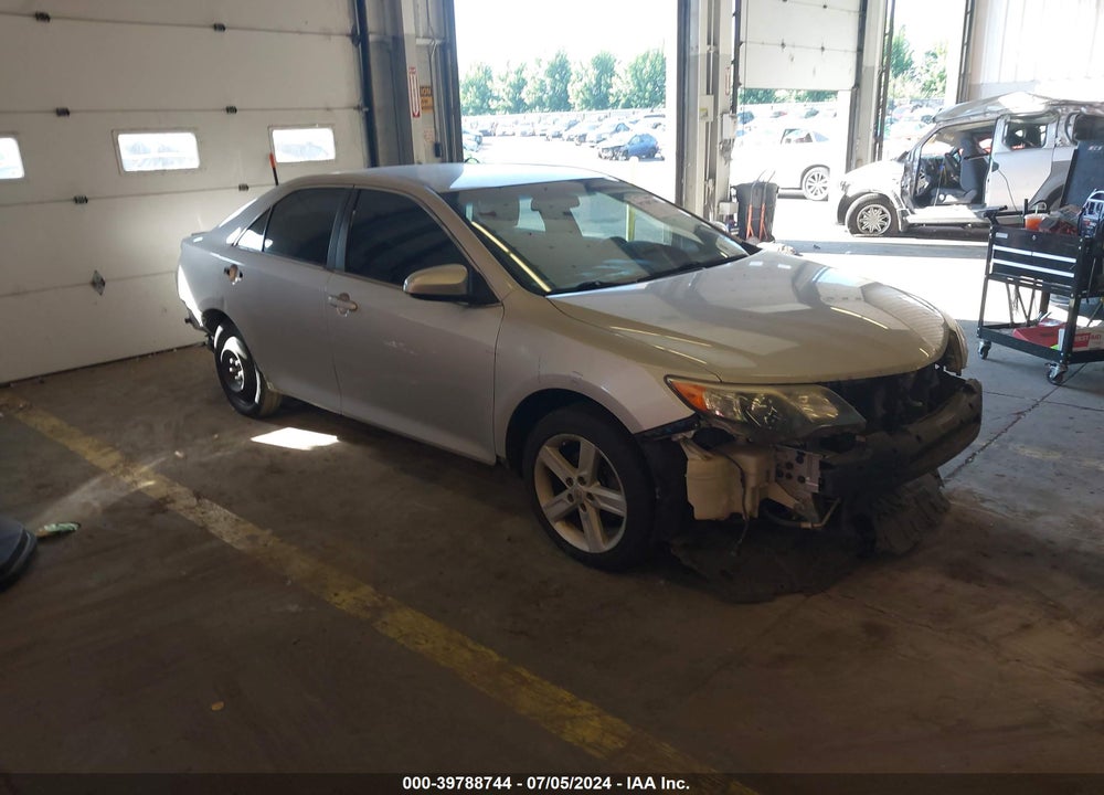 2014 TOYOTA CAMRY SE VIN: 4T1BF1FK6EU330694