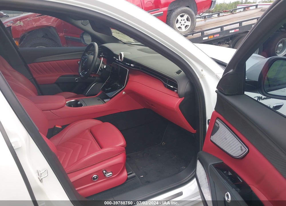 2023 MASERATI GRECALE MODENA VIN: ZN682AVM7P7432275
