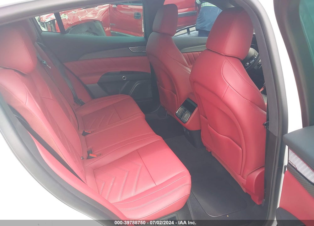 2023 MASERATI GRECALE MODENA VIN: ZN682AVM7P7432275