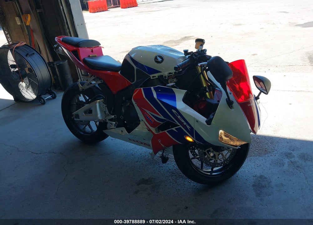 2013 HONDA CBR600 RR VIN: JH2PC4043DK600738