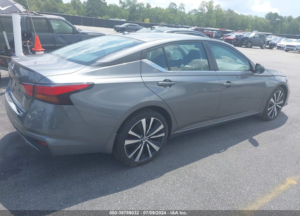 2022 NISSAN ALTIMA SR FWD VIN: 1N4BL4CV3NN387352