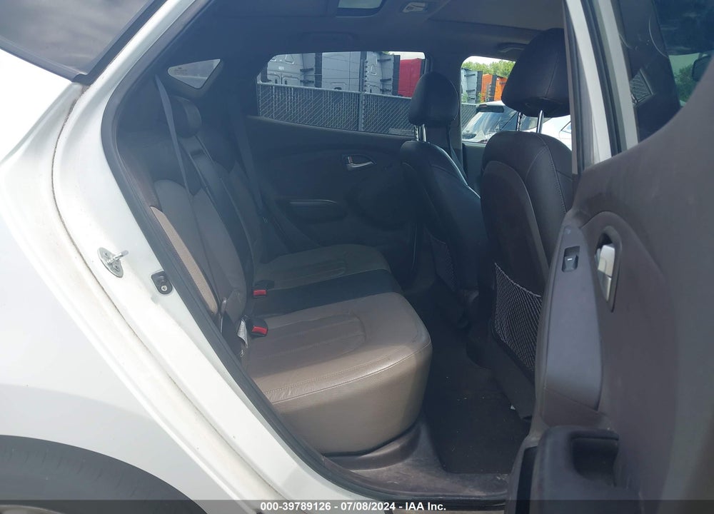 2011 HYUNDAI TUCSON LIMITED VIN: KM8JU3AC3BU290390