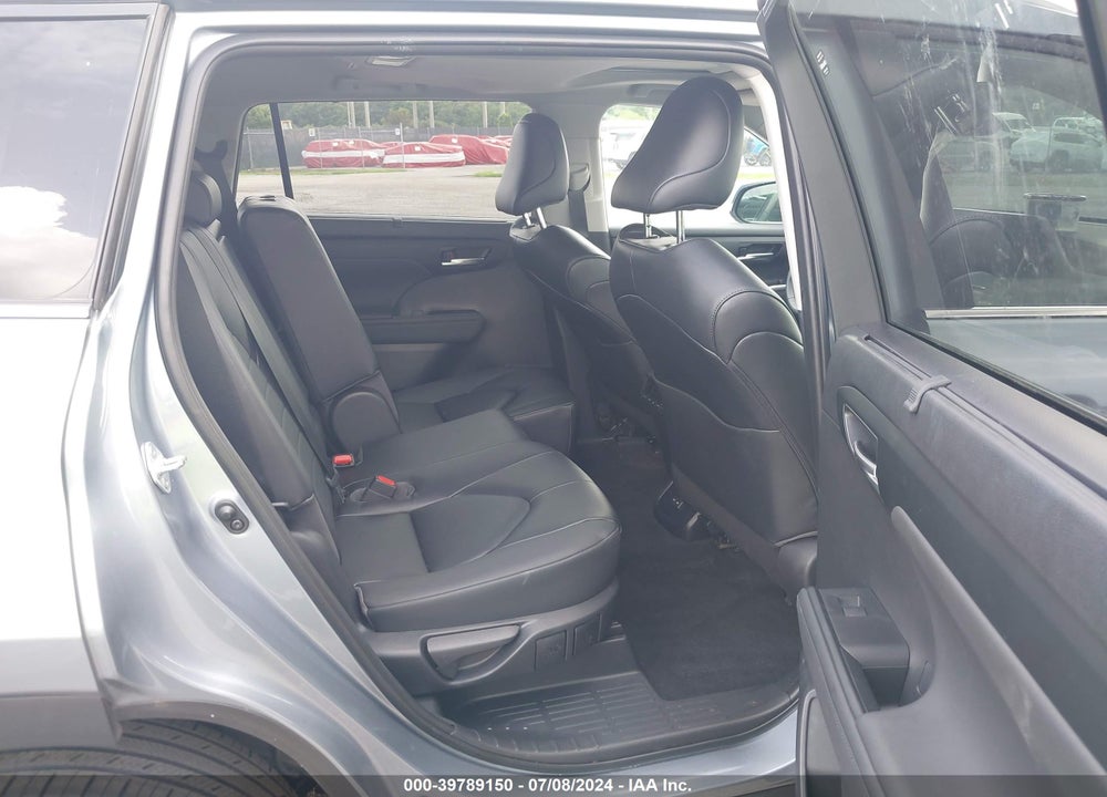 2023 TOYOTA HIGHLANDER XLE VIN: 5TDKDRAH1PS033487