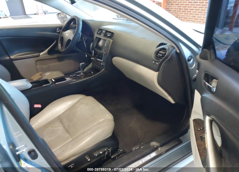 2009 LEXUS IS 250 VIN: JTHCK262592031854