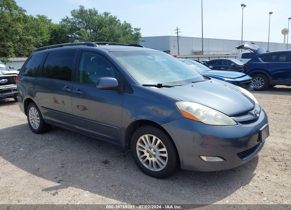 2008 TOYOTA SIENNA XLE VIN: 5TDBK22C98S010640