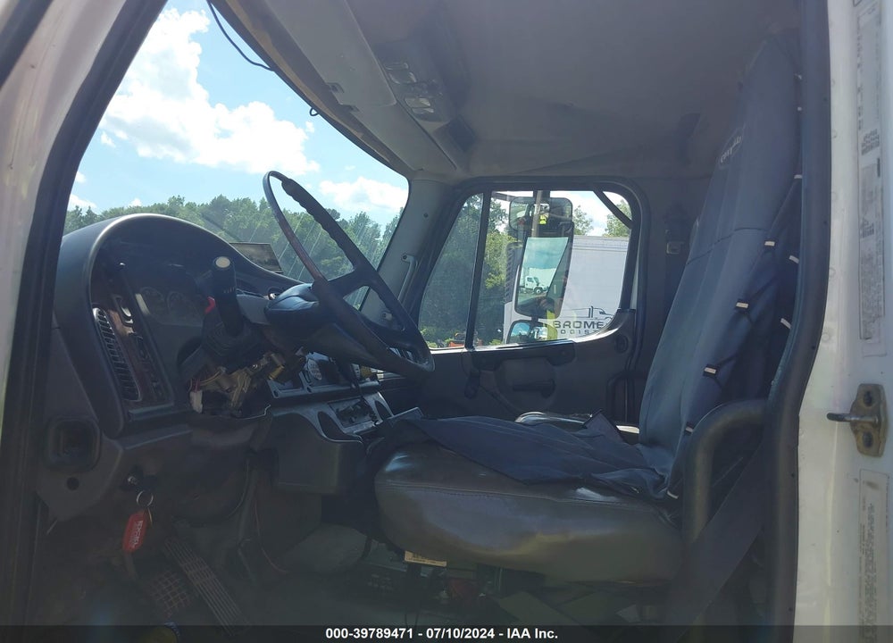 2005 FREIGHTLINER M2 106 MEDIUM DUTY VIN: 1FVACWDC95HV33013