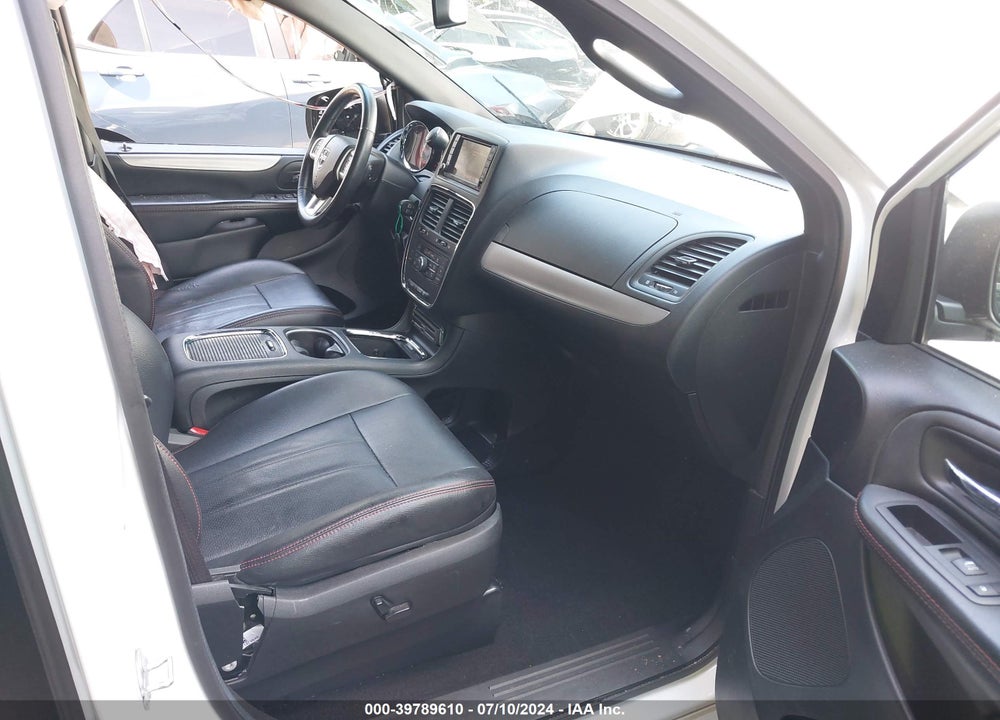 2017 DODGE GRAND CARAVAN GT VIN: 2C4RDGEG0HR760618