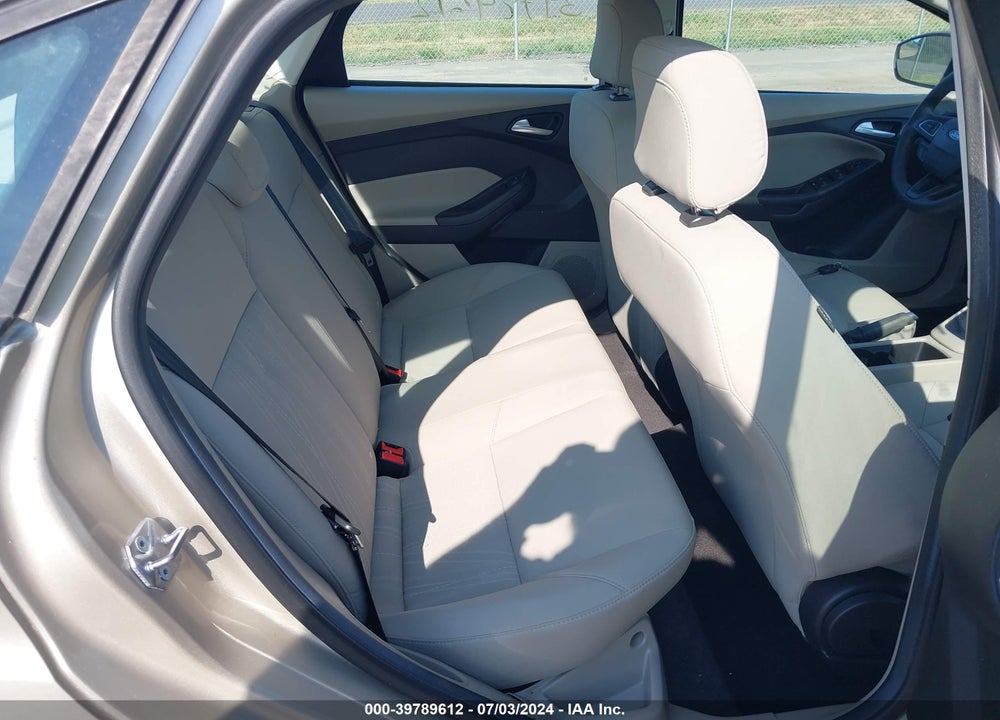 2018 FORD FOCUS SE VIN: 1FADP3FE5JL238868