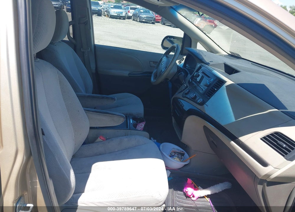 2011 TOYOTA SIENNA LE V6 VIN: 5TDKK3DC5BS052958