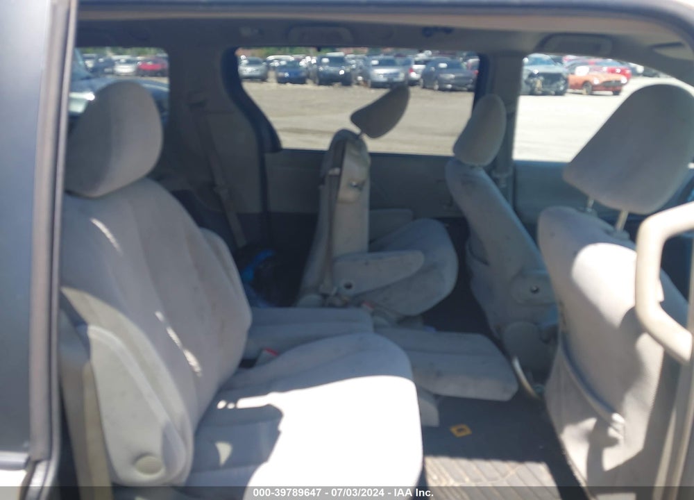 2011 TOYOTA SIENNA LE V6 VIN: 5TDKK3DC5BS052958
