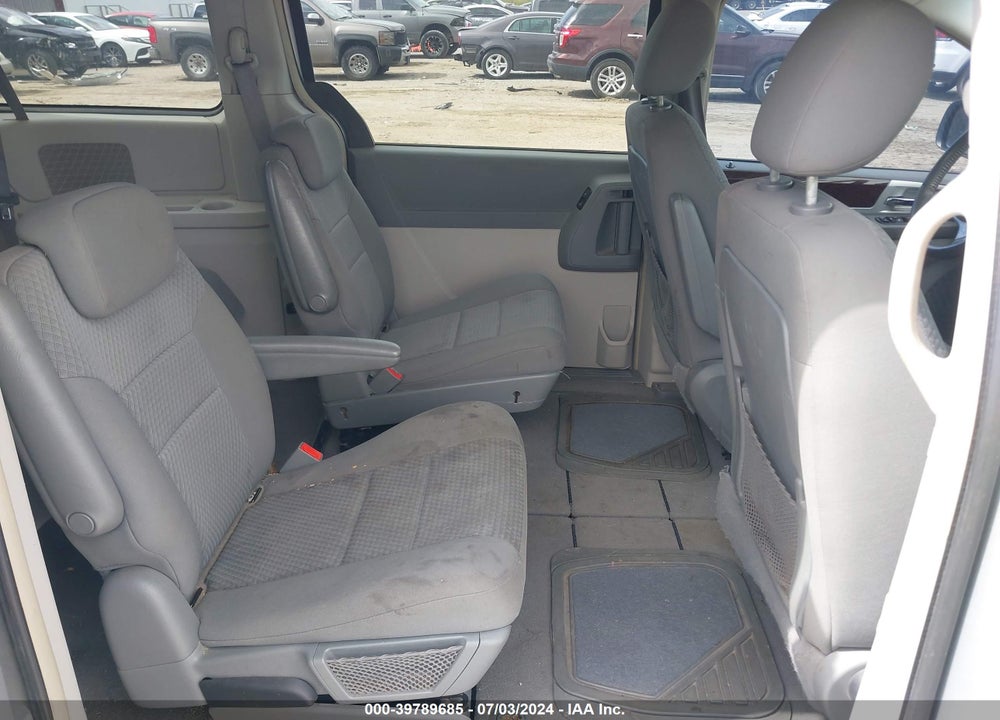 2010 CHRYSLER TOWN & COUNTRY TOURING VIN: 2A4RR5D16AR266718