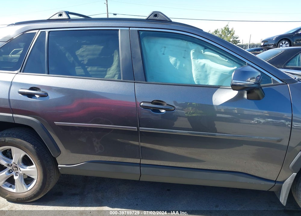 2021 TOYOTA RAV4 XLE VIN: 2T3W1RFV4MC133961