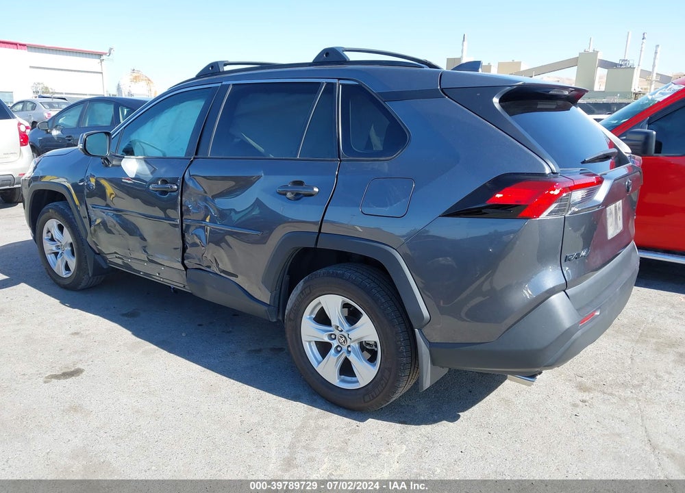 2021 TOYOTA RAV4 XLE VIN: 2T3W1RFV4MC133961