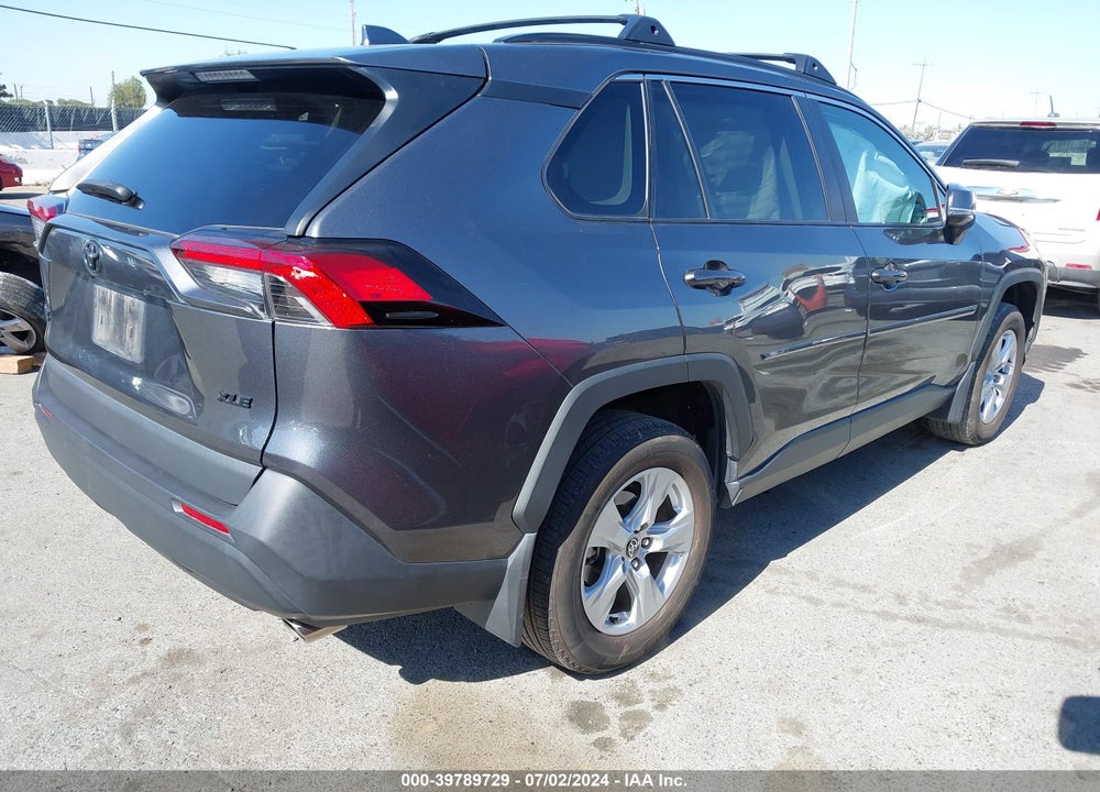 2021 TOYOTA RAV4 XLE VIN: 2T3W1RFV4MC133961