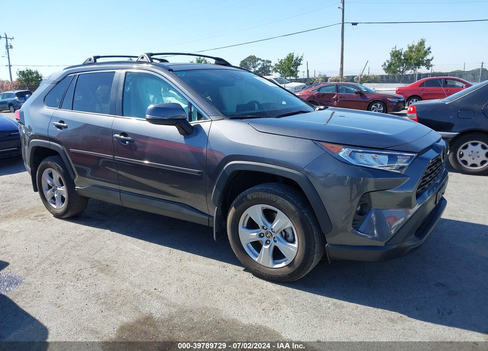 2021 TOYOTA RAV4 XLE VIN: 2T3W1RFV4MC133961