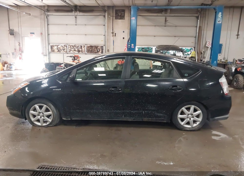 2008 TOYOTA PRIUS TOURING VIN: JTDKB20U083353592