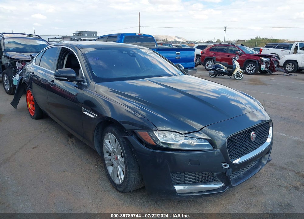 2017 JAGUAR XF 35T PREMIUM VIN: SAJBD4BV4HCY29758