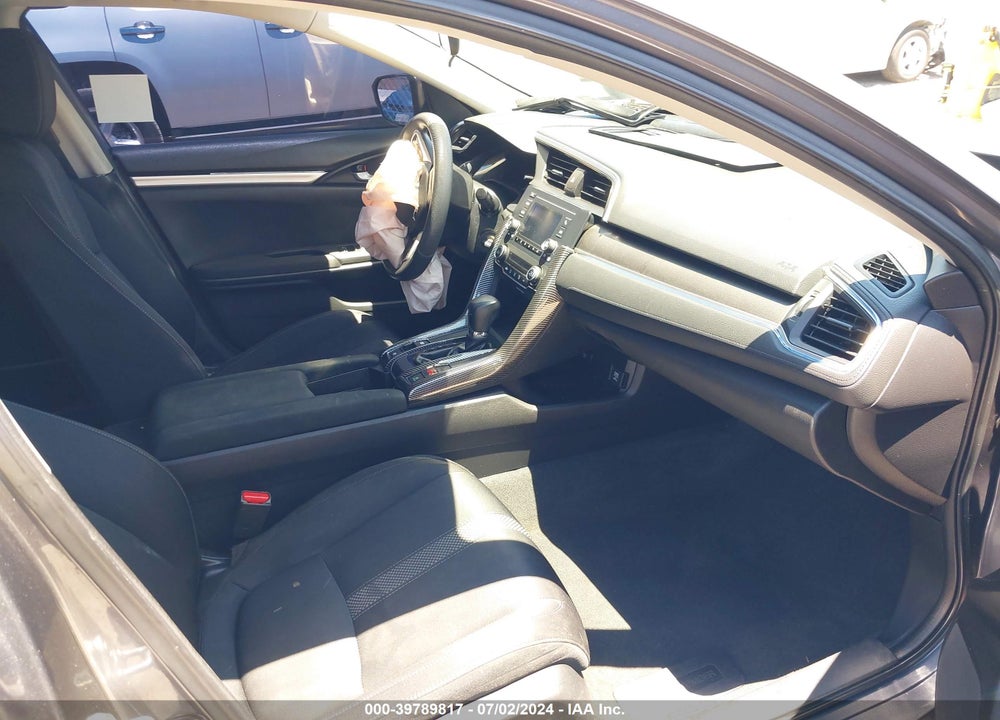 2021 HONDA CIVIC LX VIN: 2HGFC2F64MH555450
