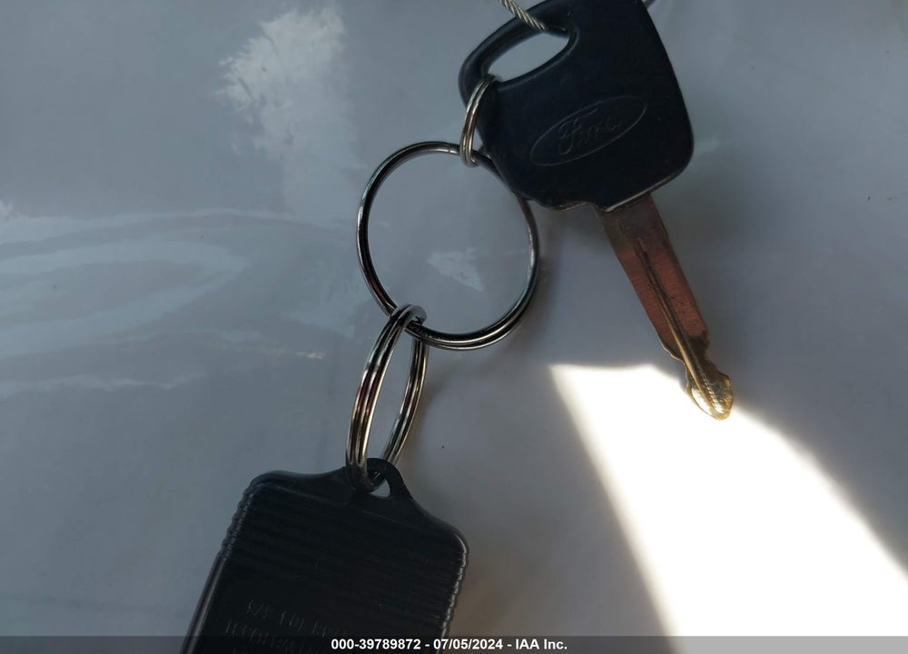 2004 FORD ESCAPE XLT VIN: 1FMCU931X4KA38464