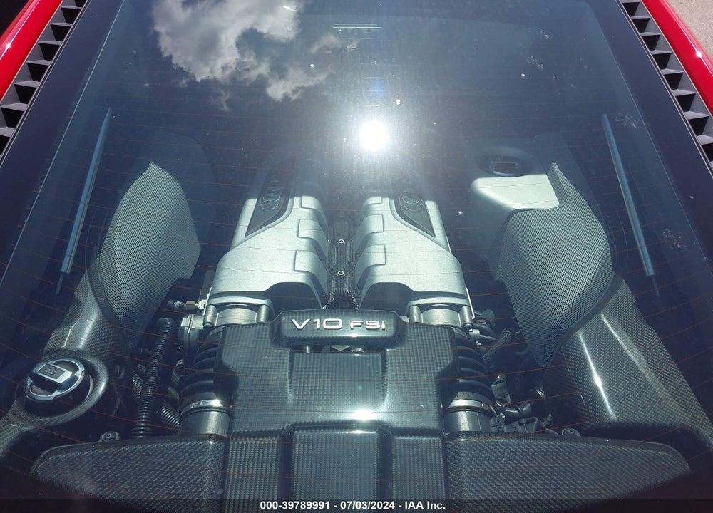 2015 AUDI R8 5.2 VIN: WUAENAFG5F7000953