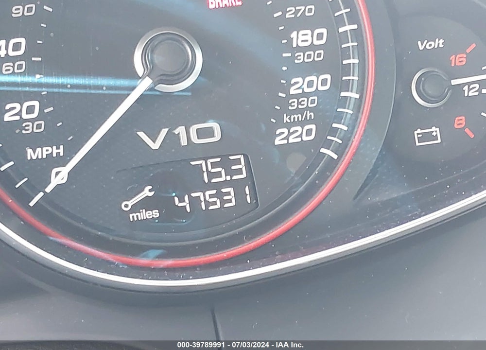 2015 AUDI R8 5.2 VIN: WUAENAFG5F7000953