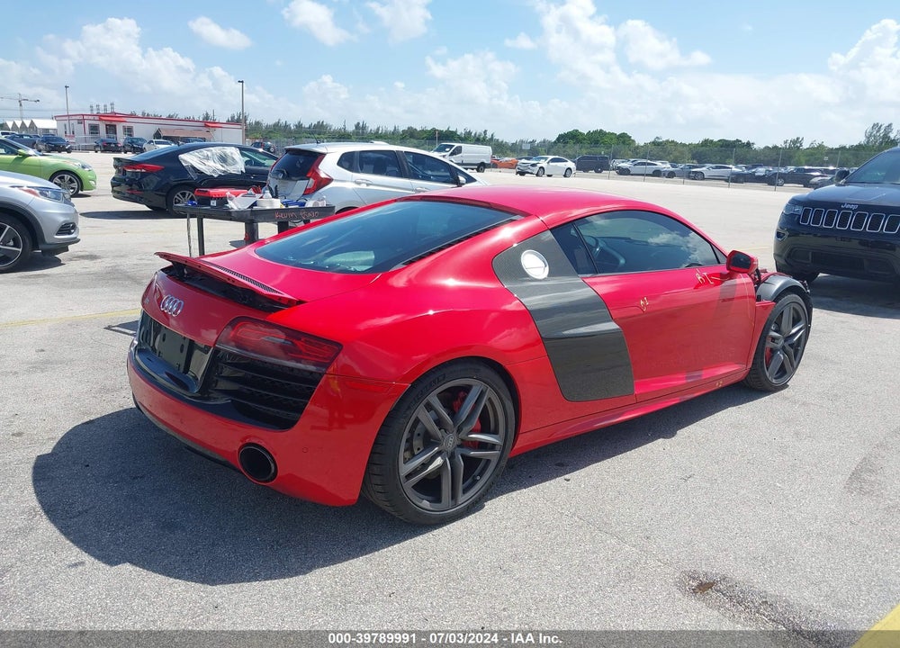 2015 AUDI R8 5.2 VIN: WUAENAFG5F7000953