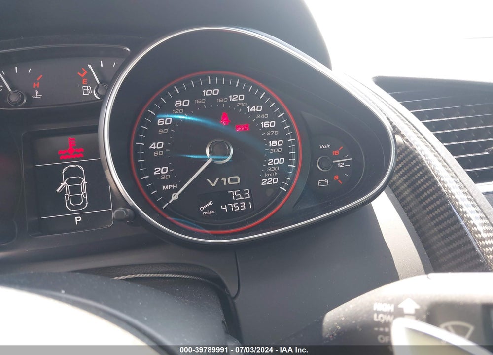2015 AUDI R8 5.2 VIN: WUAENAFG5F7000953