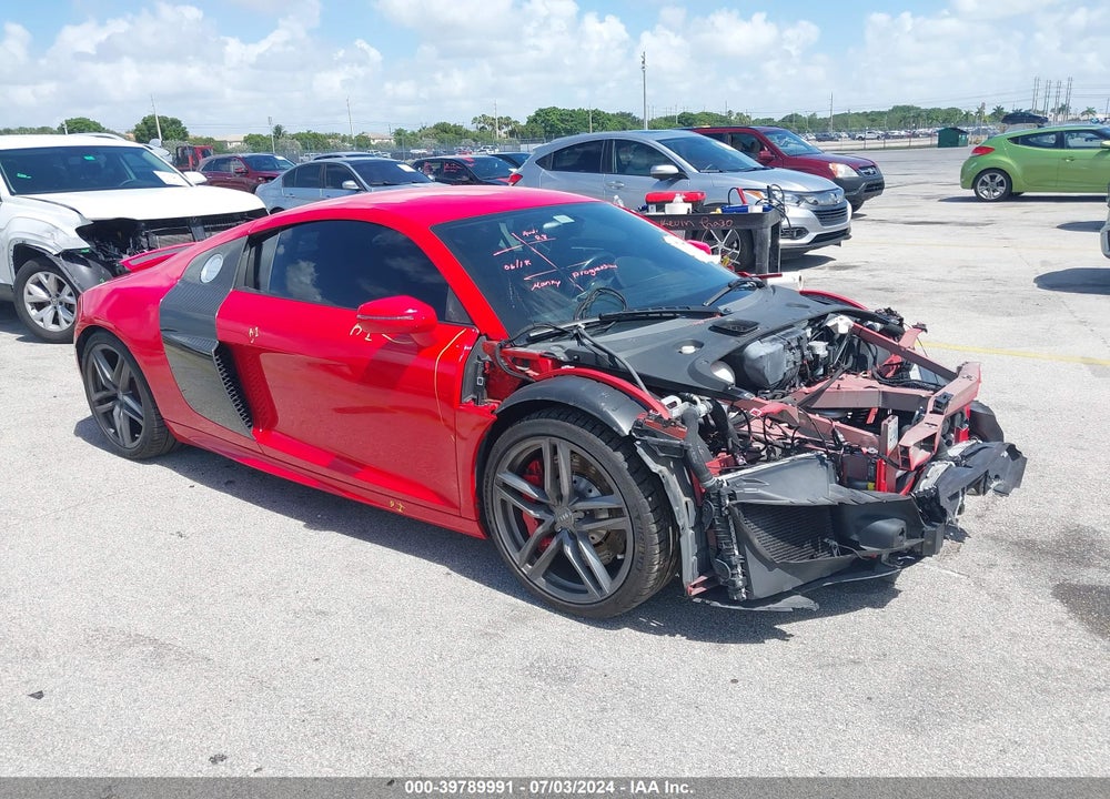 2015 AUDI R8 5.2 VIN: WUAENAFG5F7000953